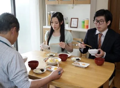 Cô con dâu banh vùng kín ra cho bố chồng phang